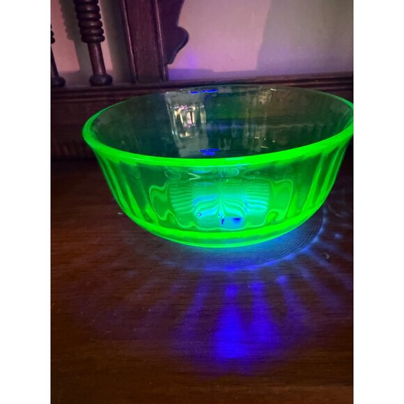 Vintage 30's Hazel Atlas Green Uranium Glass Block Ribbed Serving Bowl - Picture 8 of 8